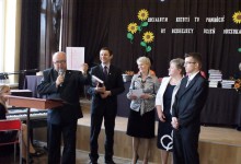 Konrad Suchocki odebra? nagrod? dla najlepszego ucznia